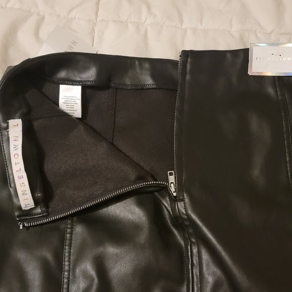 Pleather Mini Skirt - Picture 3 of 3